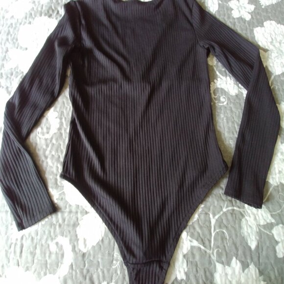 H&M Black Bodysuit, Med., with Jordache Faded Jeans Size 14, Bundle for - Picture 5 of 11